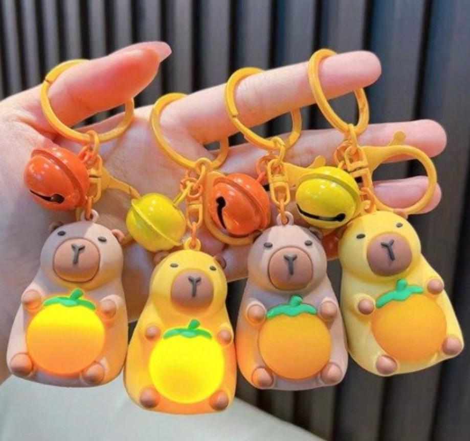 Llavero con luz Sanrio/Stitch/Capi/Labubu