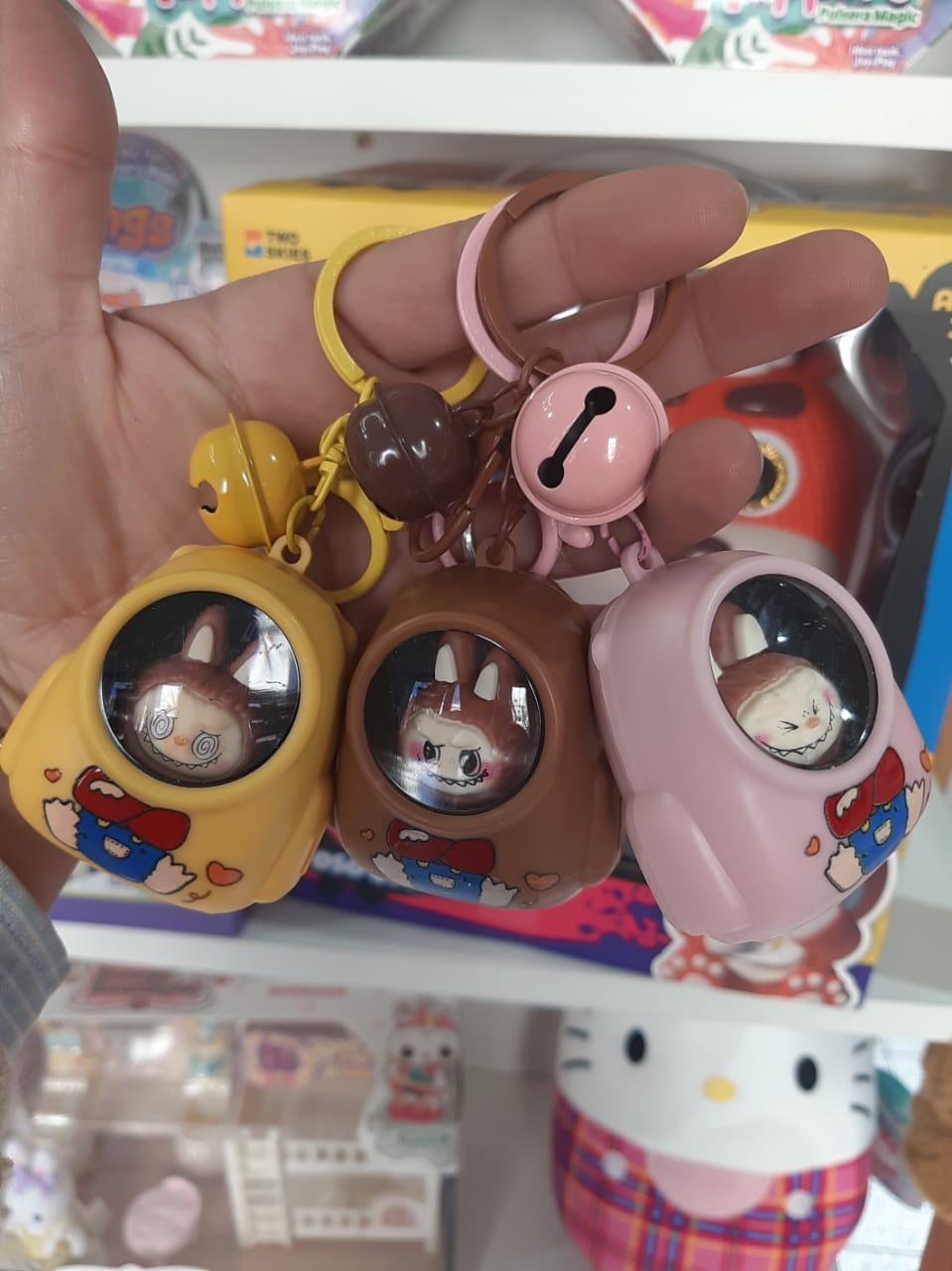 Llavero con luz Sanrio/Stitch/Capi/Labubu